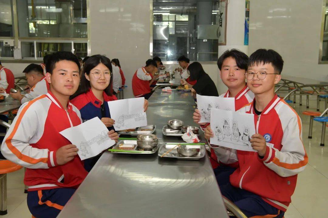 管家婆一笑，一馬當(dāng)先—揭秘管家婆一笑一馬100正確背后的故事，揭秘管家婆一笑背后的故事，一馬當(dāng)先，探尋成功背后的真相