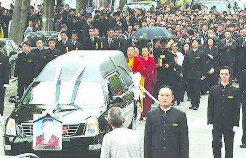 2025澳門天天六開彩免費圖，澳門彩票預(yù)測與開獎走勢分析，天天六開彩免費圖揭秘