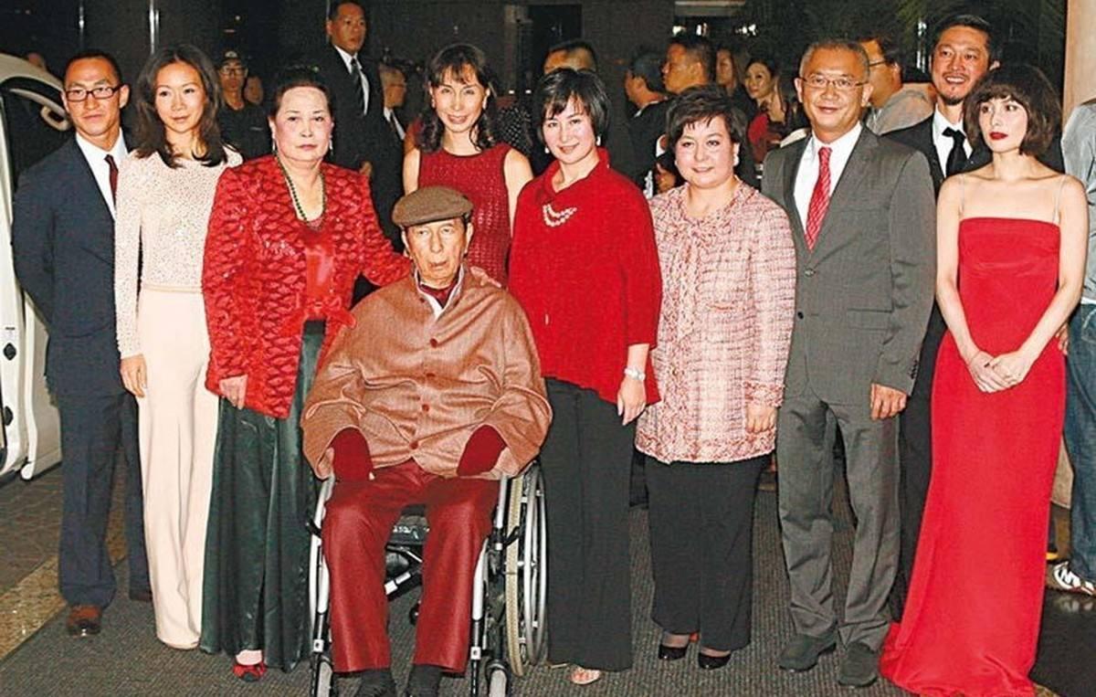 新澳門精準四肖期期中特公開，探索澳門博彩文化的新篇章，澳門博彩文化新篇章揭秘，精準四肖期期中特公開探索